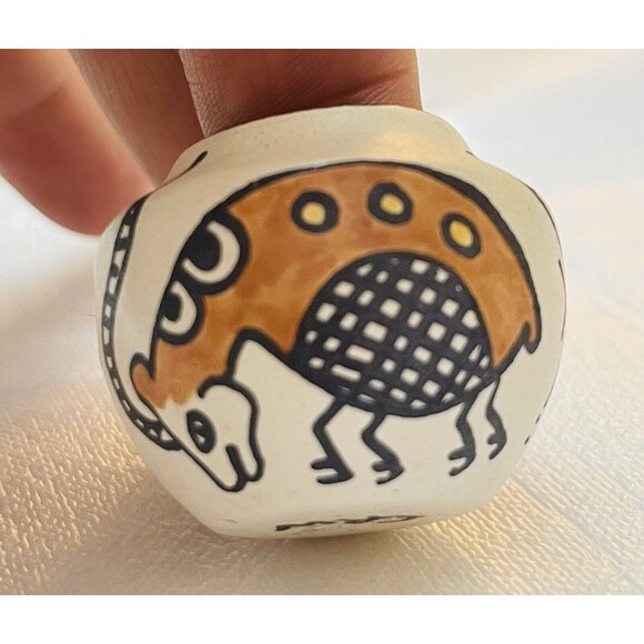 Native American Art Handmade Hand Painted Pottery Vase Miniature Signed CRW - Picture 5 of 11